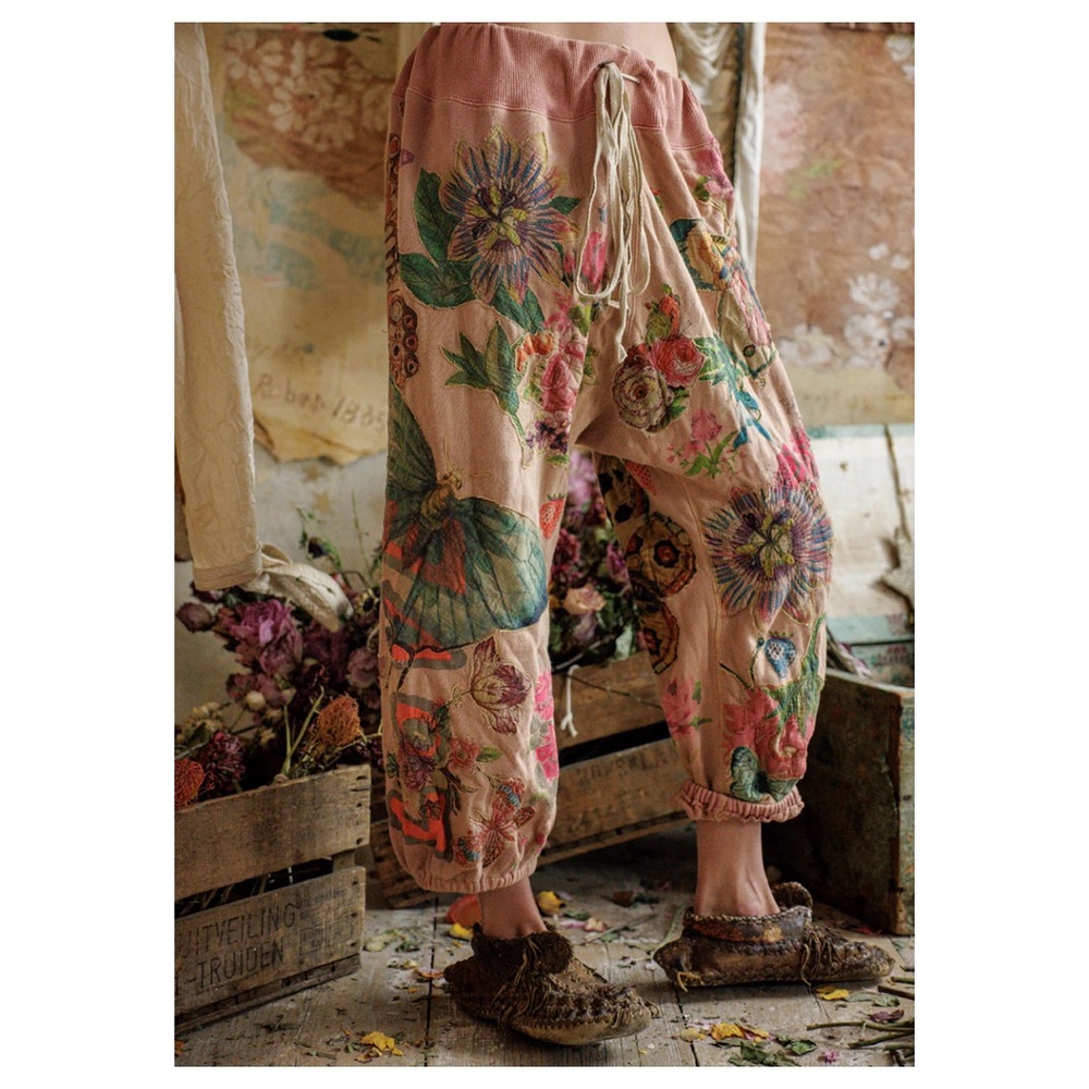 Magnolia Pearl Appliqué La Jolla Joggers RARE